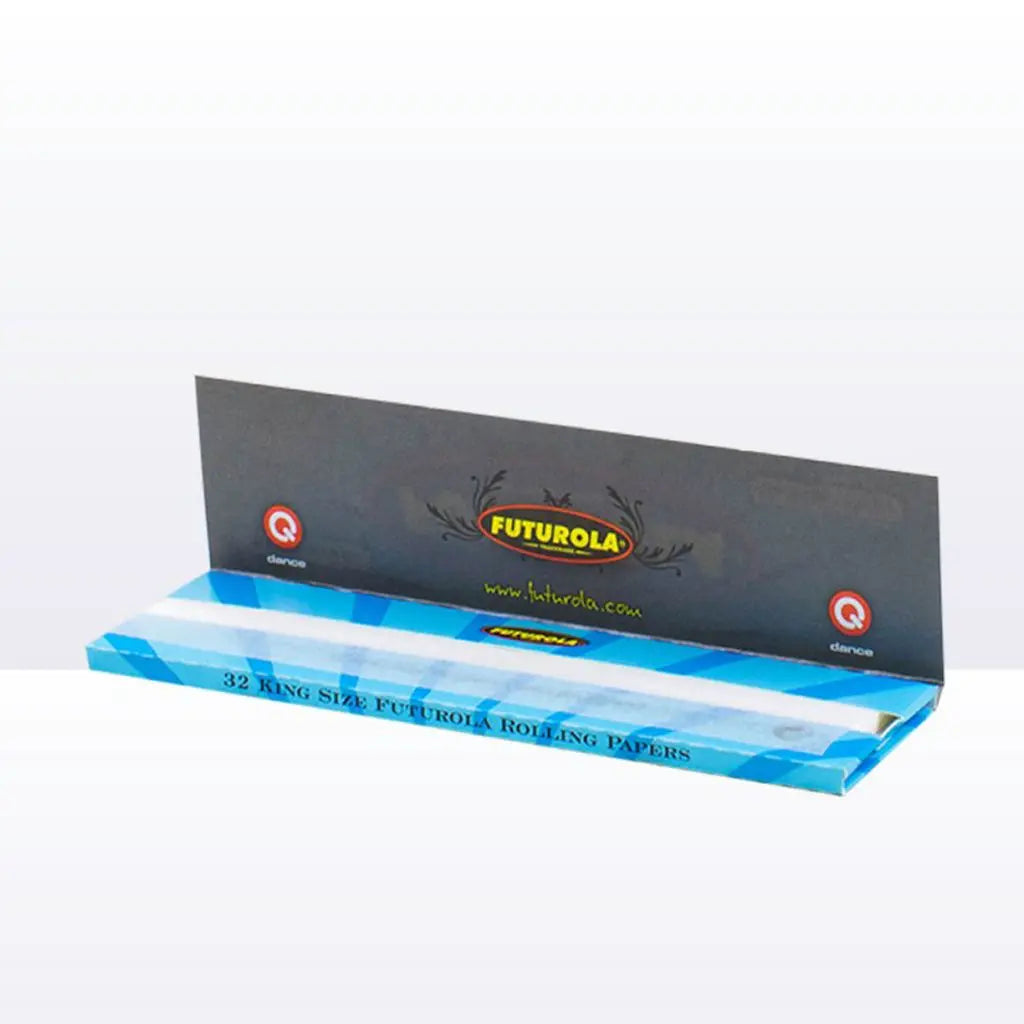 Dieses Bild zeigt die stilvollen Futurola King Size Rolling Papers, ideal für den Genuss eines hochwertigen CBD-Produkts von "kleine knospe".