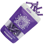 Das Bild zeigt die violett gestalteten Aktivkohlefilter "Medusafilters" der "Violet Edition" von kleine knospe, die für ein verbessertes Raucherlebnis mit Cannabis-Produkten sorgen.